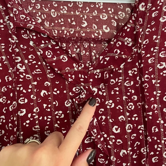 Burgundy Gap Top - Picture 7 of 10